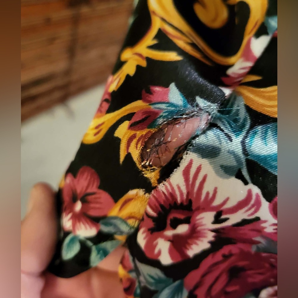Elegant Floral Satin Women's Shirt - Picture 6 of 6
